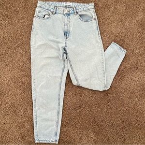 Zara Vintage High-Waisted Mom Jeans - Light Wash - 90s Vibes
